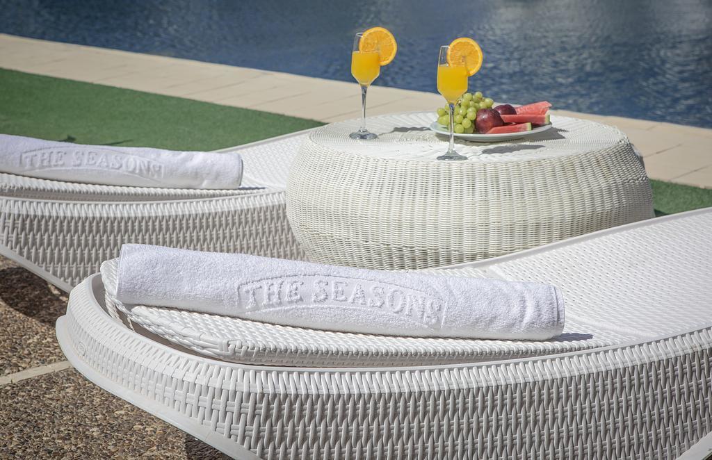 The Seasons Hotel -Studio & Suite Нетания Экстерьер фото