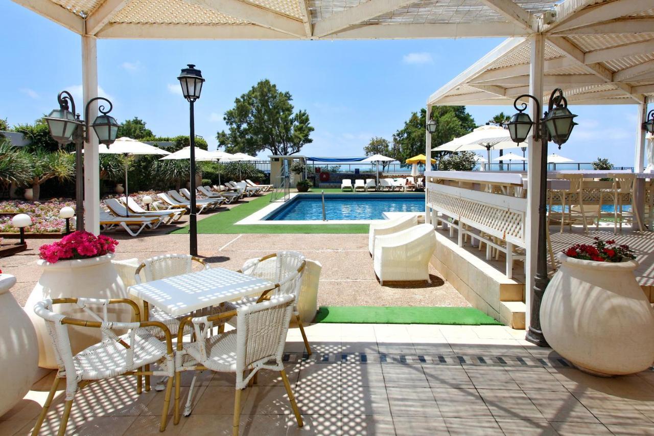 The Seasons Hotel -Studio & Suite Нетания Экстерьер фото