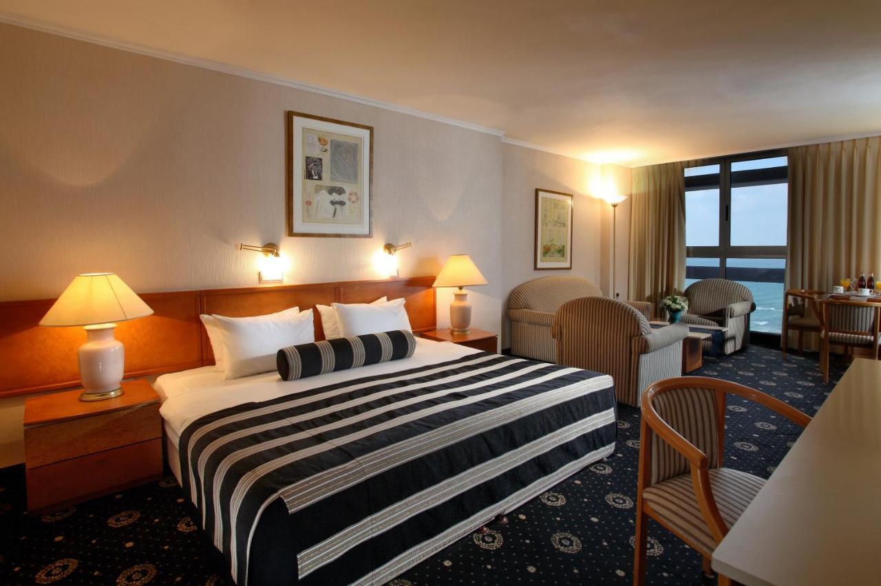 The Seasons Hotel -Studio & Suite Нетания Экстерьер фото